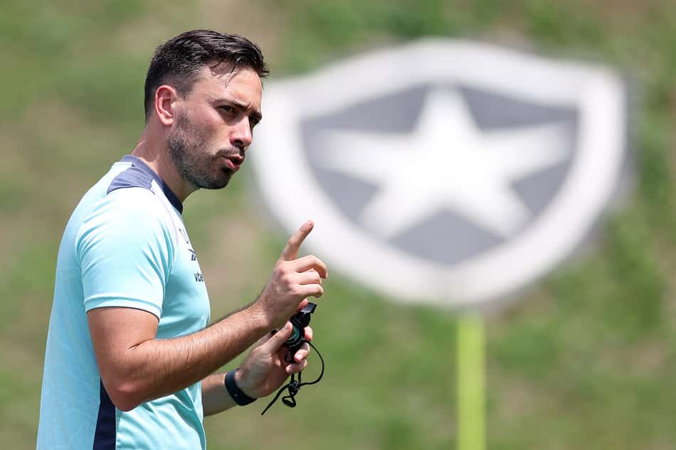 Davide Ancelotti precisa ajustar a defesa do Botafogo