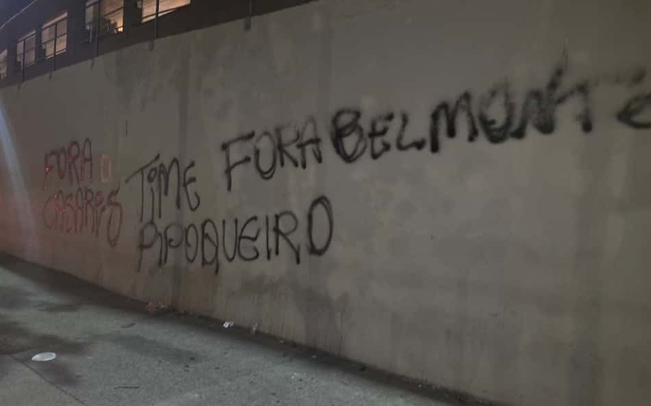 Entorno do Morumbis é alvo de pichação após eliminação do São Paulo