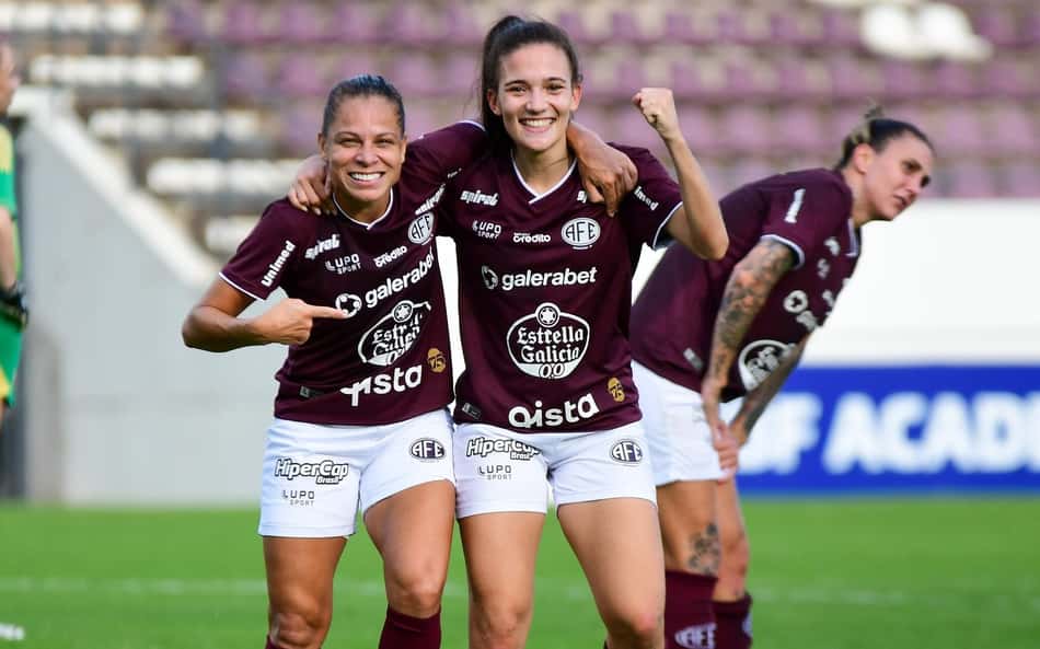Ferroviária embarca nesta segunda para a disputa da Libertadores; veja inscritas