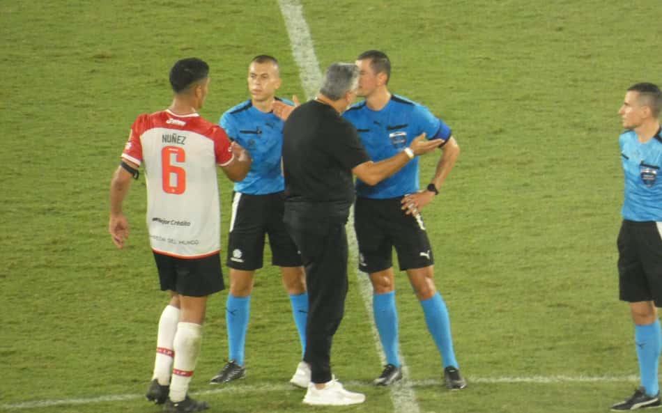 Boto se pronuncia sobre anulação da expulsão de Plata na vitória do Flamengo: 'Arrogante'