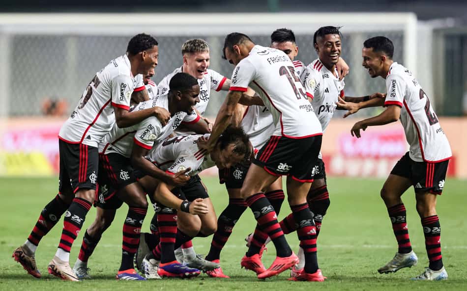 EXCLUSIVO: 'Terminar a carreira no Flamengo', diz ídolo do clube