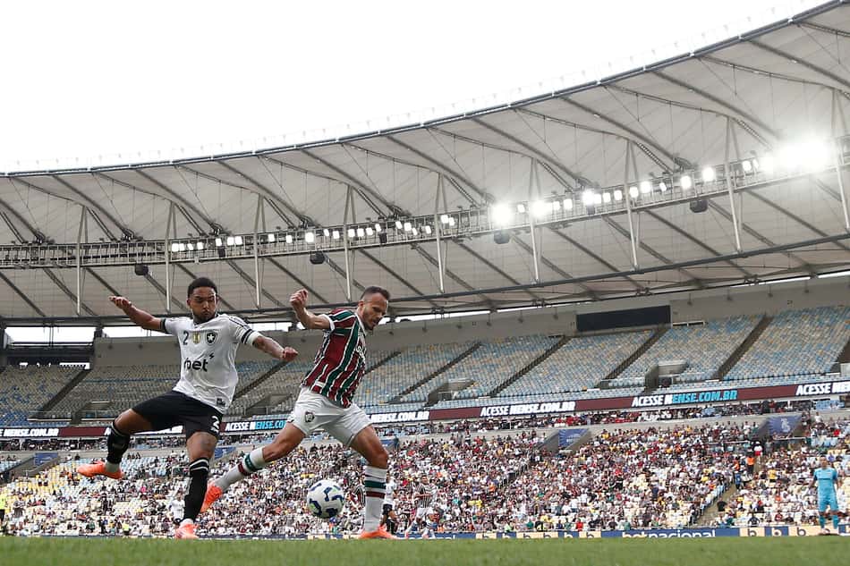 Fluminense e Botafogo fizeram um clássico com pouco público no Maracanã
