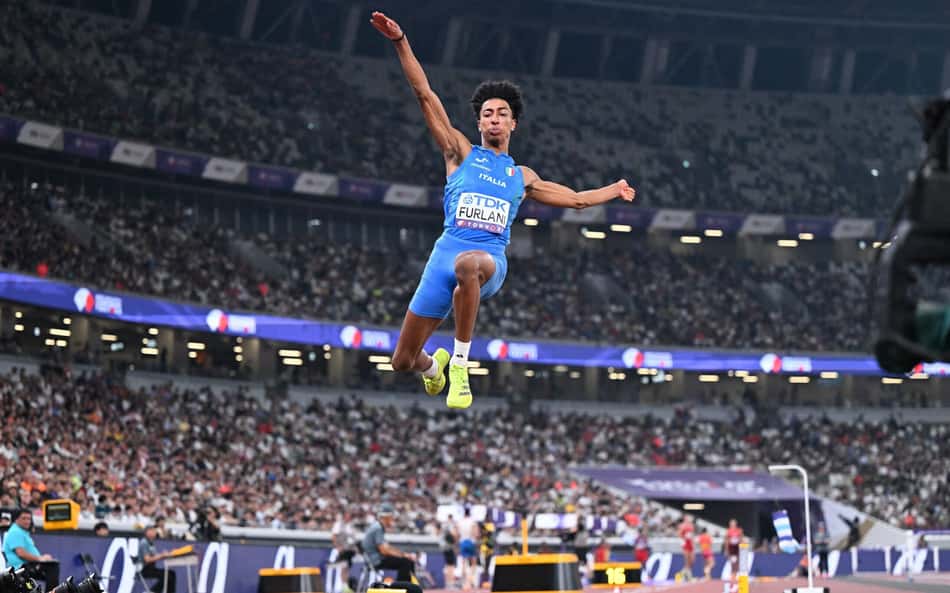 Italiano se torna o mais jovem campeão mundial do salto em distância