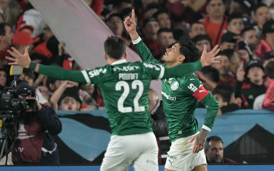 Torcedores enlouquecem com início de River Plate x Palmeiras: 'Baile'