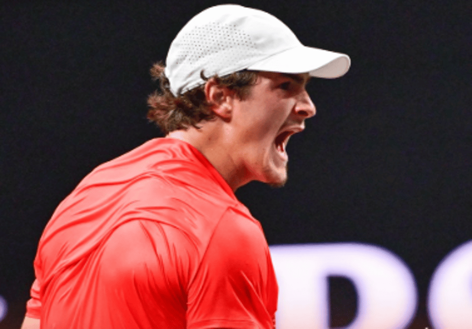 João Fonseca vibra na vitória na estreia da Laver Cup (Divulgação)