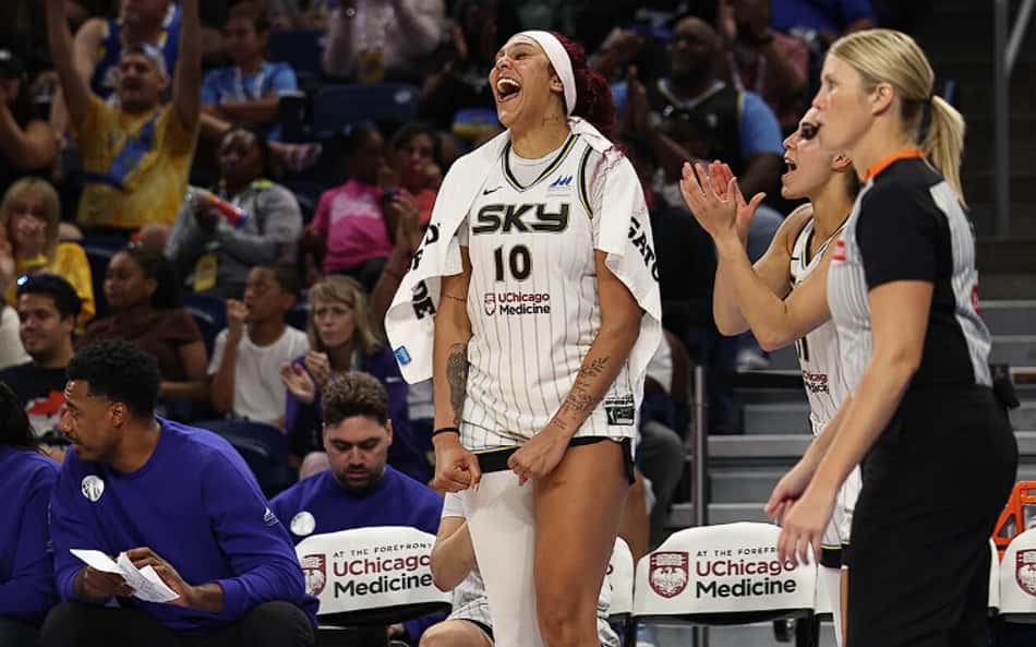 Brasileira supera marca histórica de ídolo  da NBA e alcança feito inédito na WNBA