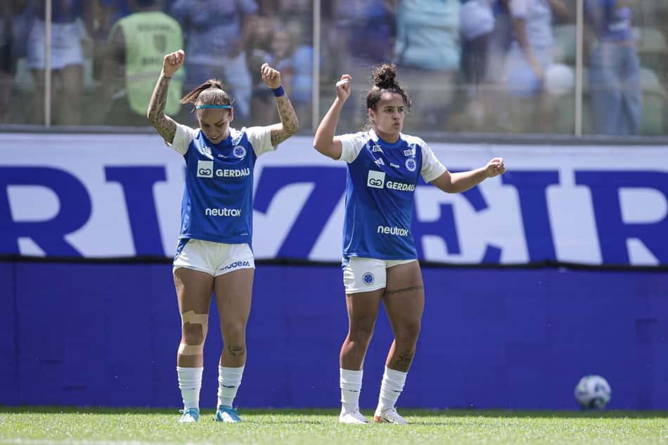 Isabela, agora vendida ao PSG, fez um dos gols do Cruzeiro na final do Brasileirão Feminino