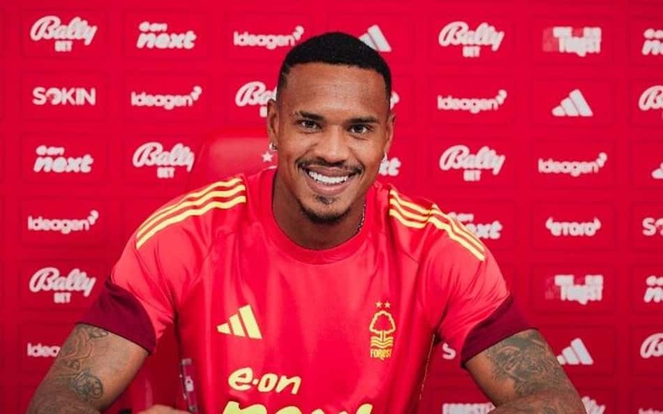 Ex-Botafogo, John é anunciado pelo Nottingham Forest