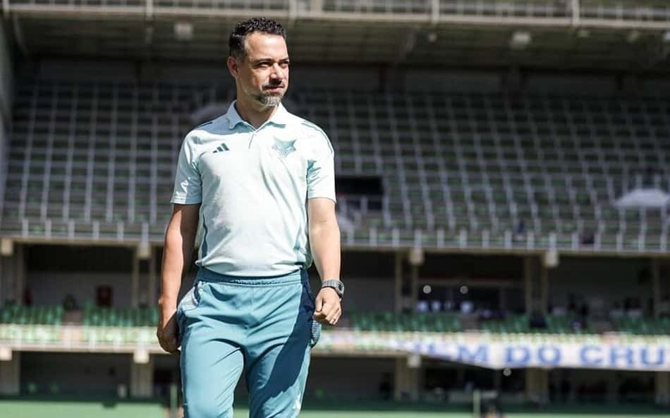 Jonas Urias valoriza postura do Cruzeiro contra o Corinthians e projeta jogo de volta