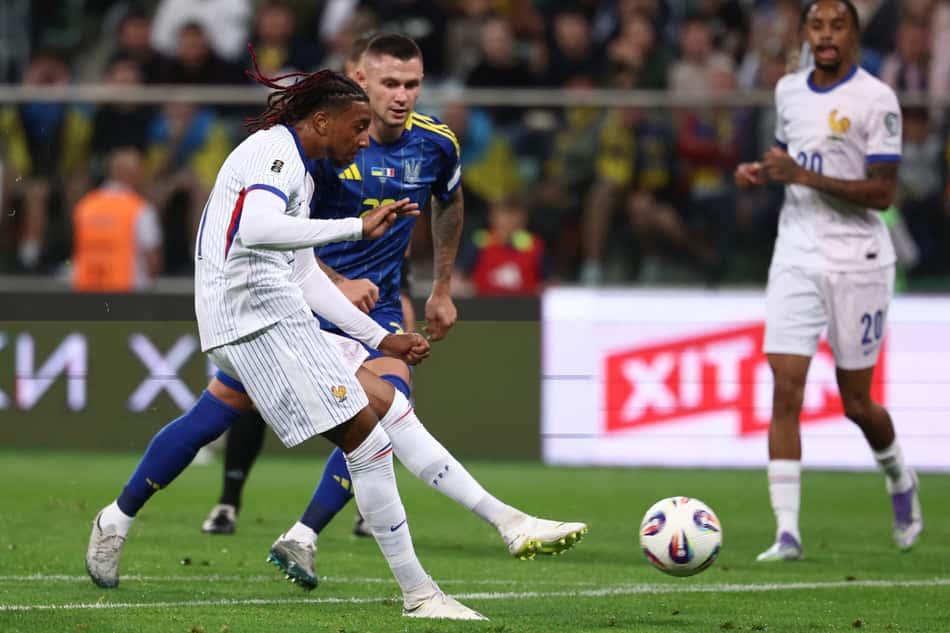 Michael Olise marca gol na vitória da França sobre a Ucrânia nas Eliminatórias (Foto: FRANCK FIFE / AFP)