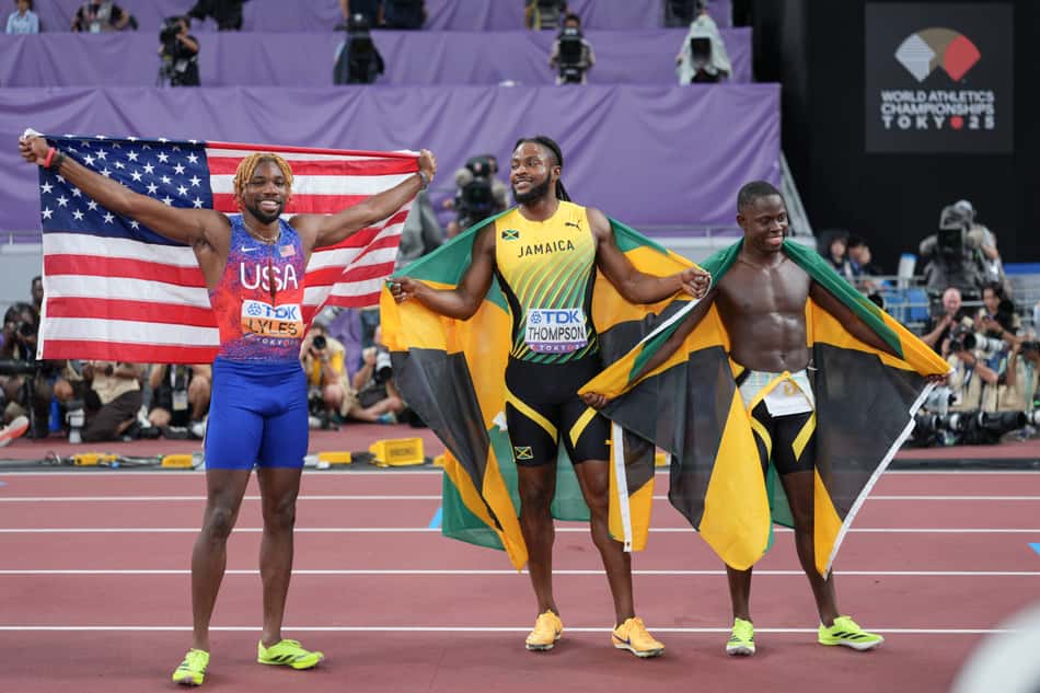Pódio do 100m no Mundial de Atletismo de Toquio 2025 (Foto: Dan Vernon/World Athletics)