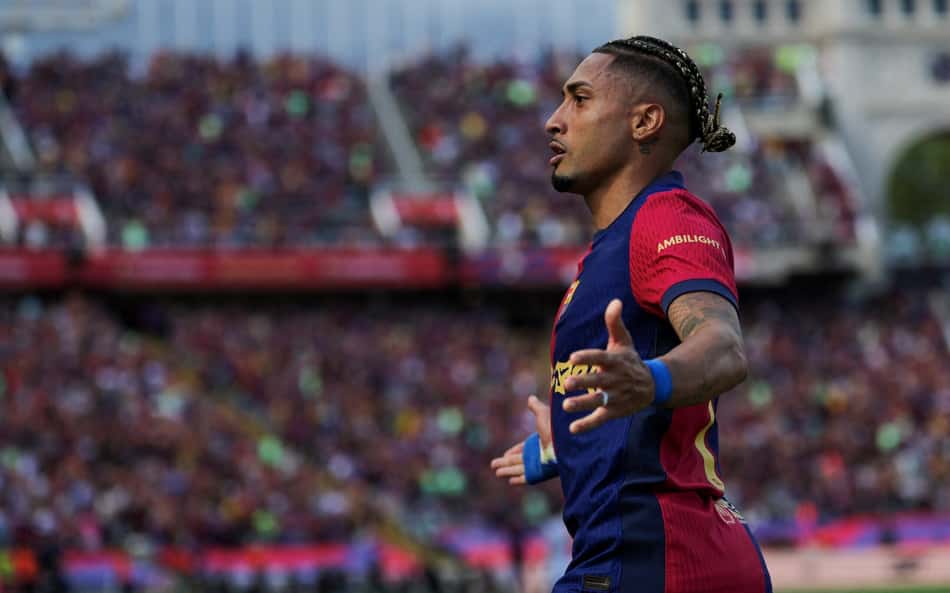 Raphinha é punido pelo técnico do Barcelona antes de duelo por La Liga