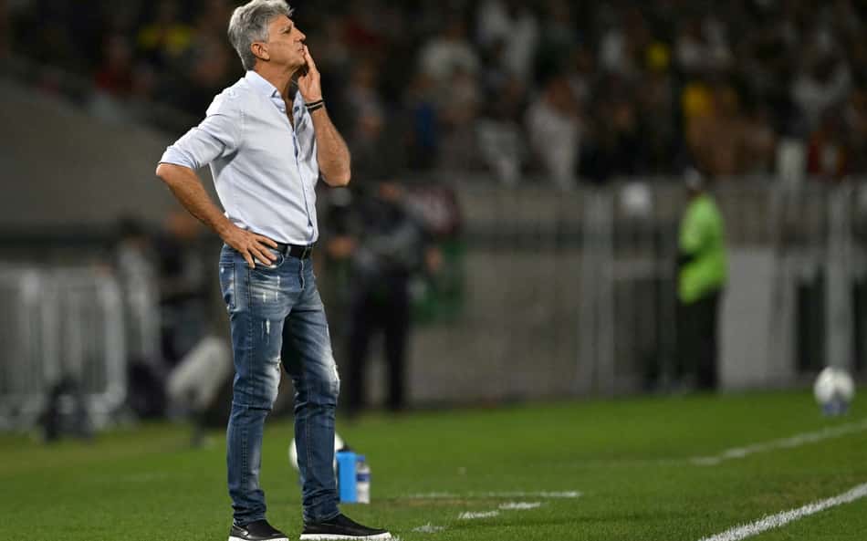 Renato, ao se demitir do Fluminense: 'Acabou o futebol com as redes sociais'