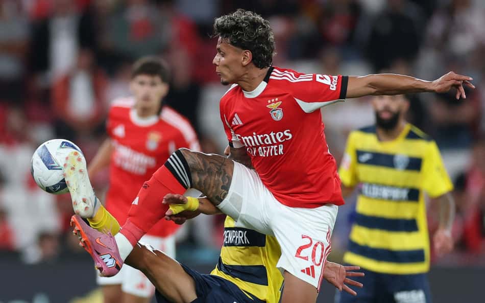Torcedores reagem a lance de Richard Ríos, ex-Palmeiras, no Benfica: 'Aposenta'