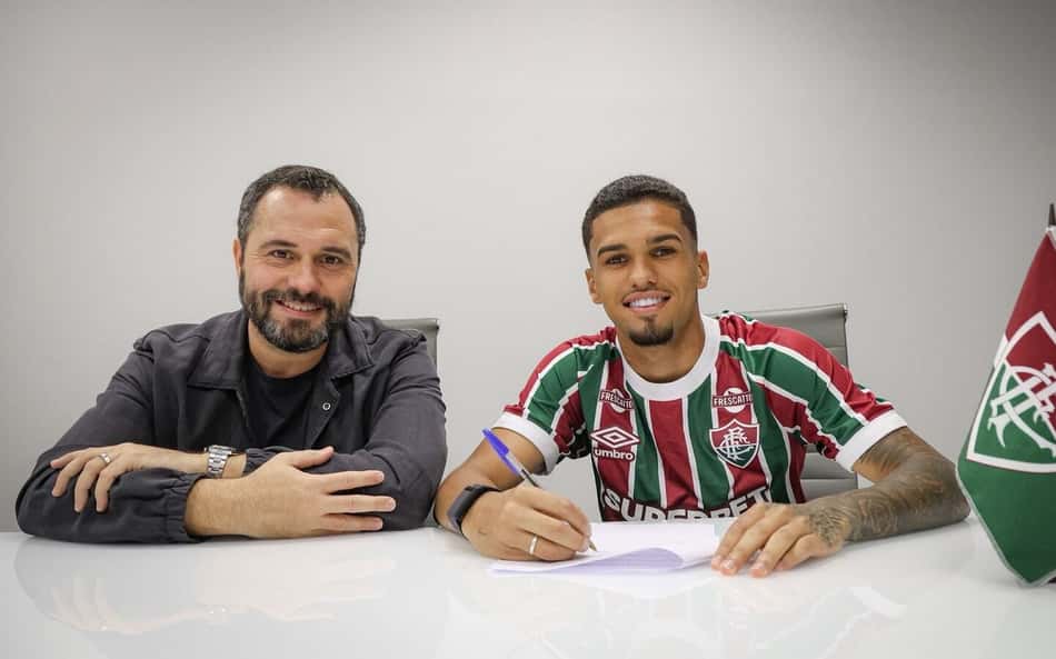 Fluminense renova contrato de joia da base