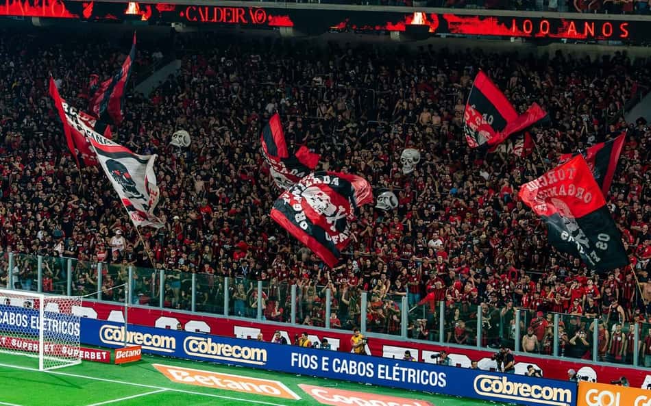 Athletico suspende organizada em três jogos por 'violência, desordem e ameaças'