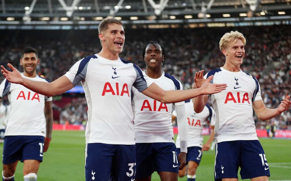 No clássico, Tottenham domina West Ham e se recupera na Premier League