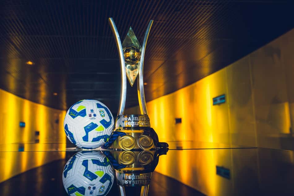 Troféu do Brasileirão Feminino 2025. (Foto: Fabio Souza / CBF)
