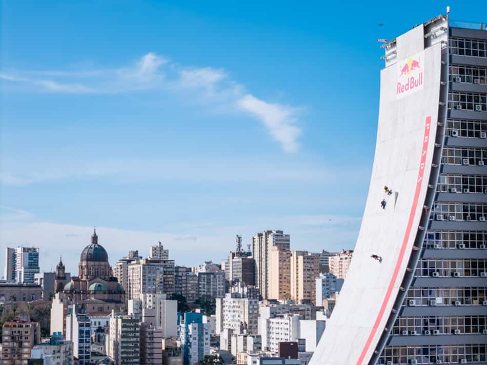 Sandro Dias desafia a maior rampa de skate do mundo (Foto: Marcelo Maragni / Red Bull Content Pool)