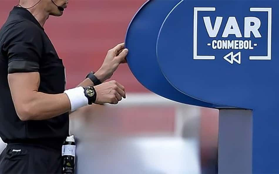 Conmebol anuncia VAR em todos os jogos da Libertadores Feminina 2025