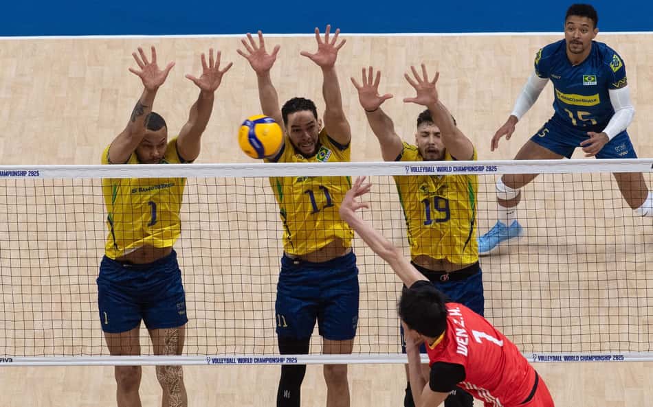 Torcedores apontam dupla culpada pela eliminação do Brasil no Mundial de Vôlei