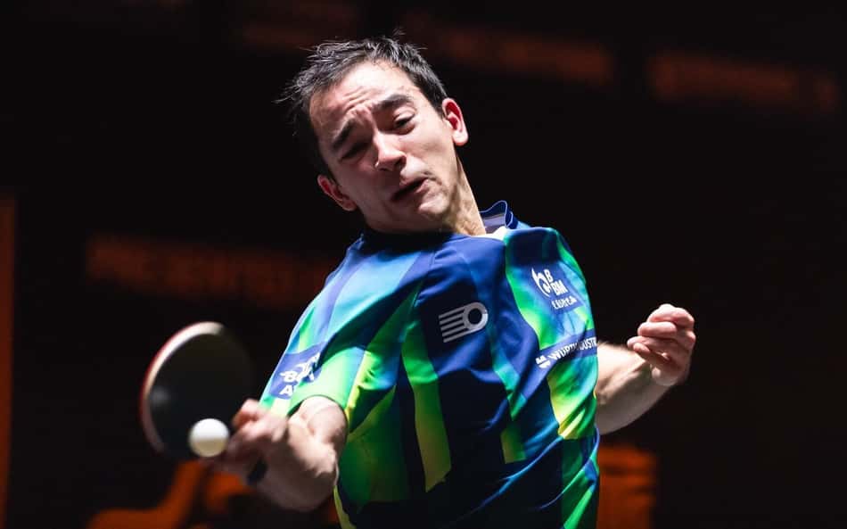 Hugo Calderano na vitória sobre o anfitrião Zhou Qihao no China Smash (Divulgação/WTT)