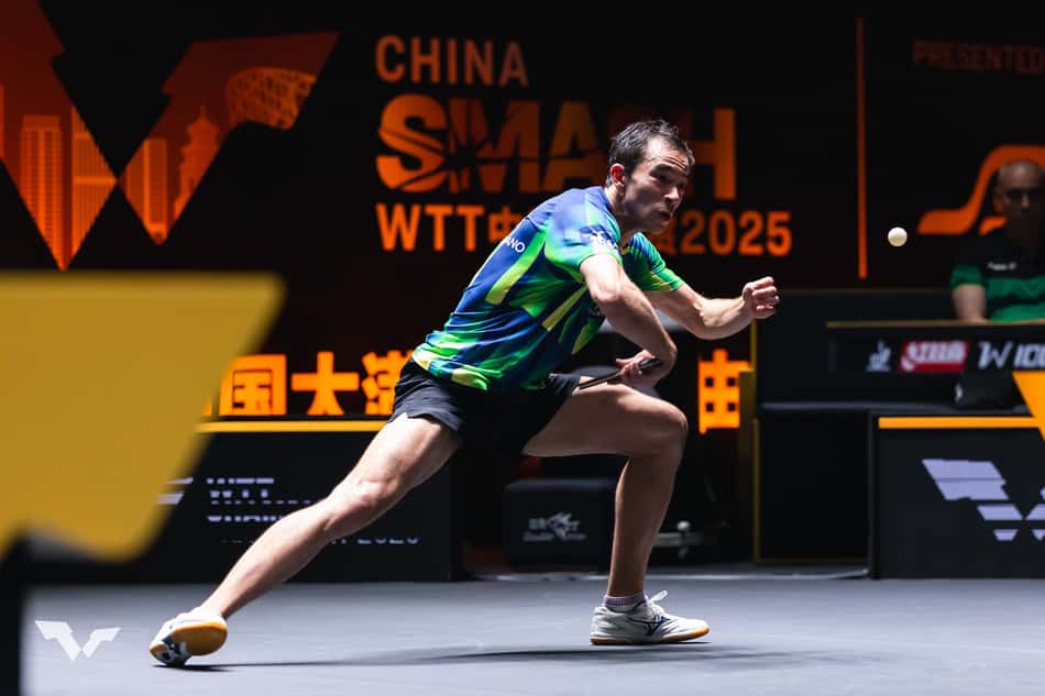Hugo Calderano na vitória sobre o anfitrião Zhou Qihao no China Smash (Divulgação/WTT)