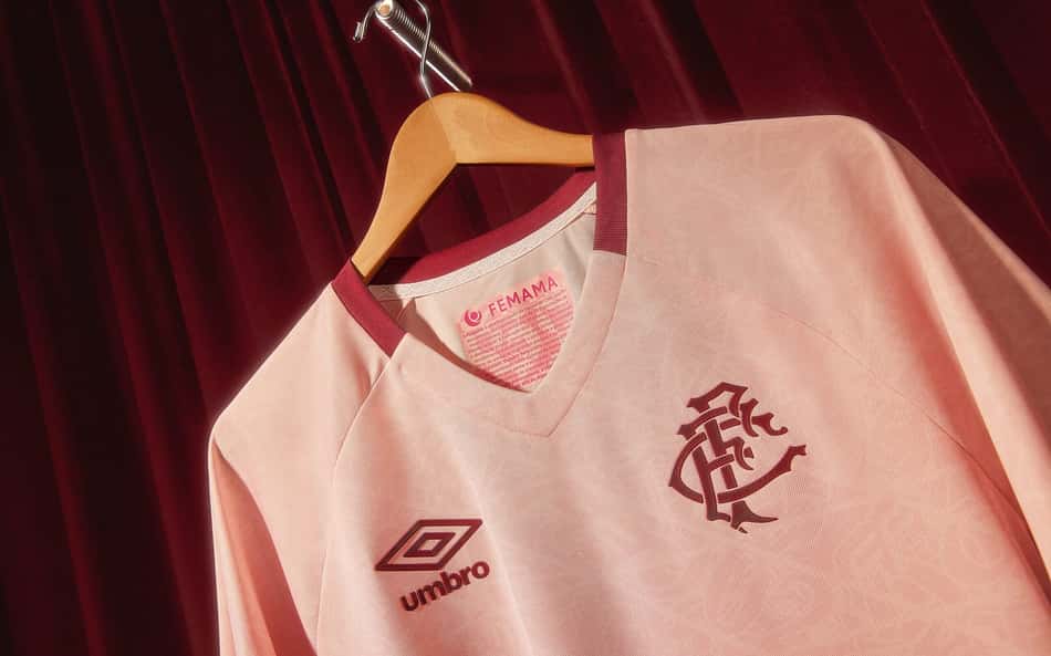 Fluminense e Umbro apresentam nova camisa para o Outubro Rosa
