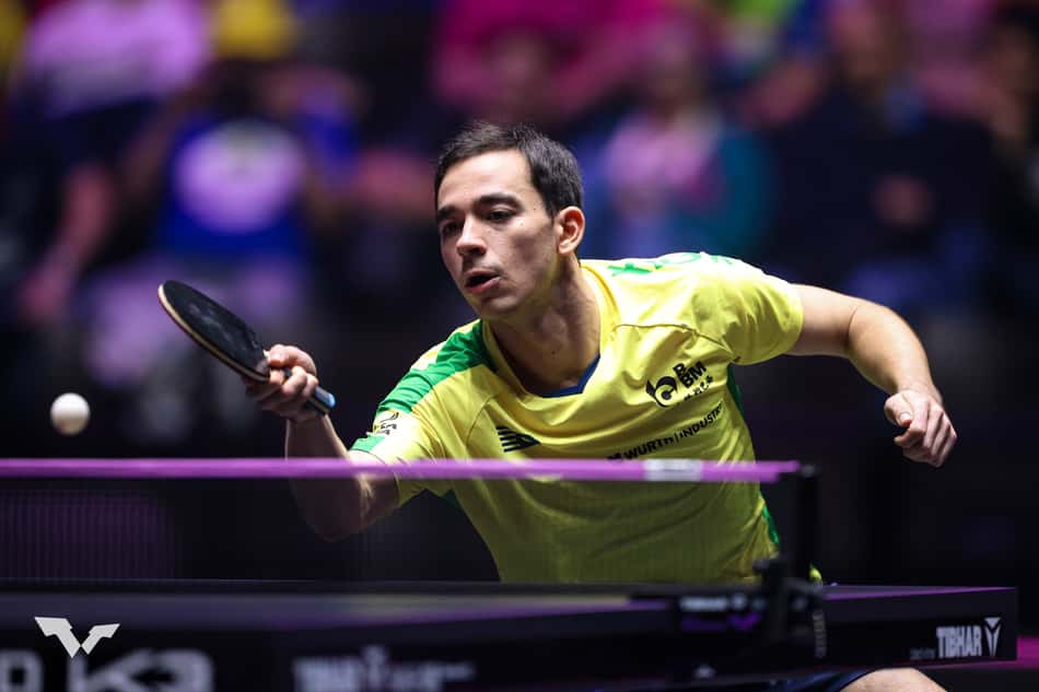 Hugo Calderano é eliminado por Kanak Jha no WTT Champions de Montpellier (Foto: Divulgação / WTT)
