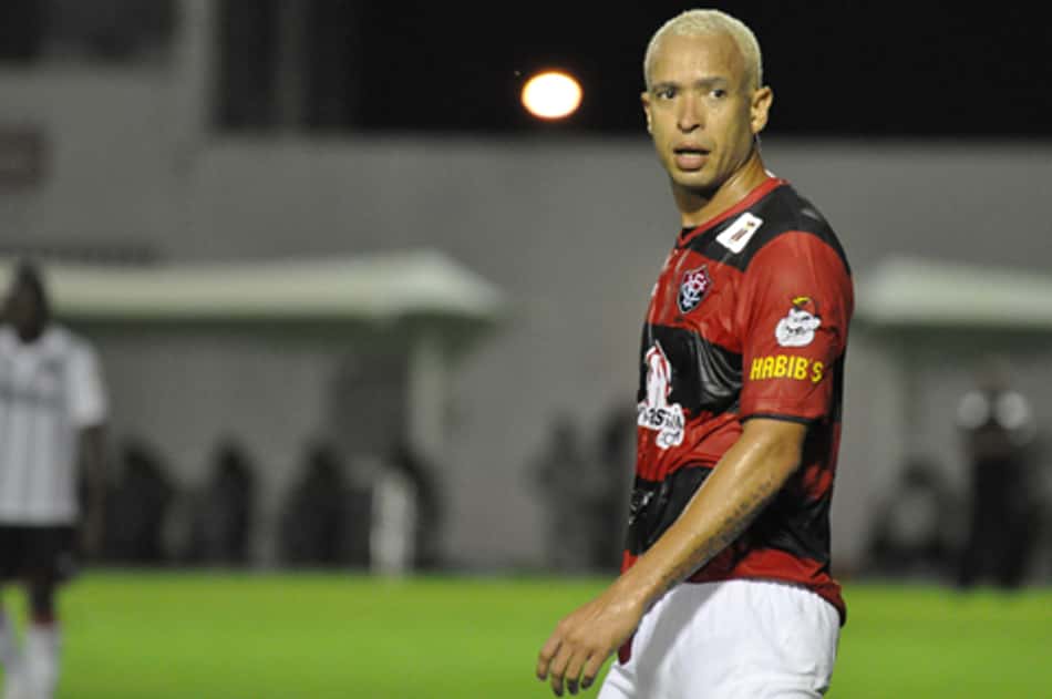Júnior, ex-atacante do Vitória (Foto: Felipe Oliveira)