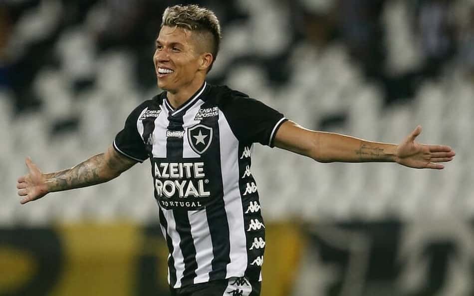 Ex-Vasco e Botafogo, Bruno Nazário é o líder em assistências da China em 2025