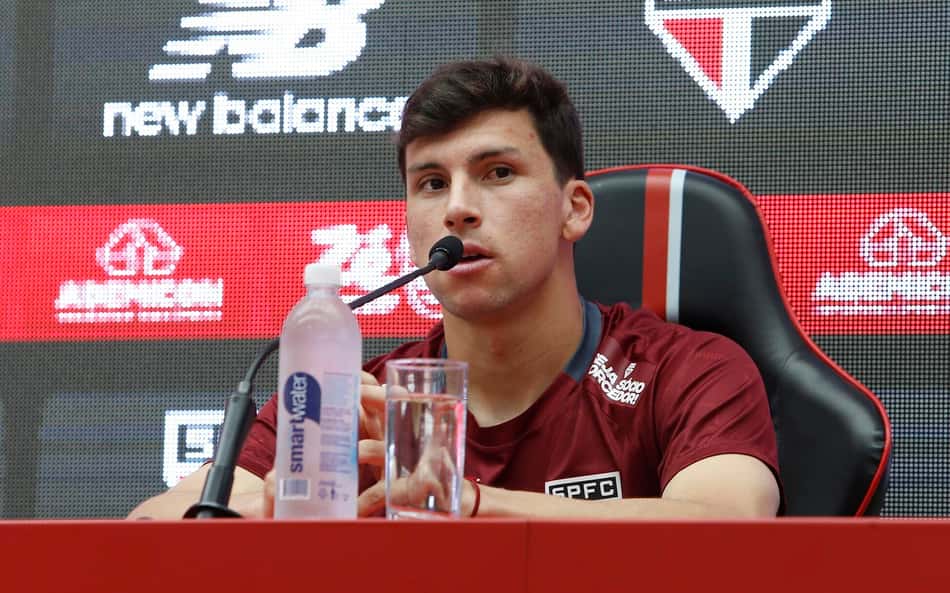 Após amistoso com o Chile, Tapia deve se reapresentar nesta segunda-feira ao São Paulo