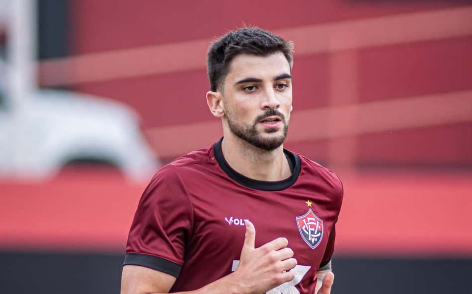 Dois jogadores do Vitória passam por cirurgia antes de enfrentar o Corinthians
