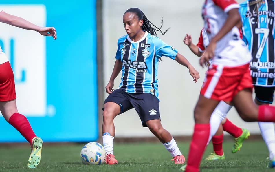 Atacante do Grêmio fala sobre expectativas para Ladies Cup: 'Queremos sair campeãs'