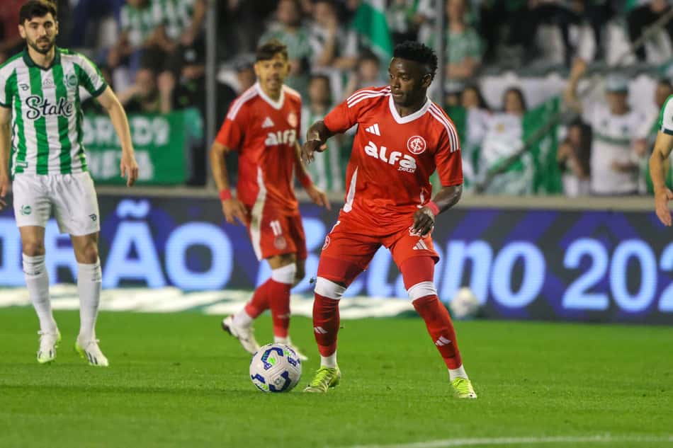 Carbonero, atacante do Internacional