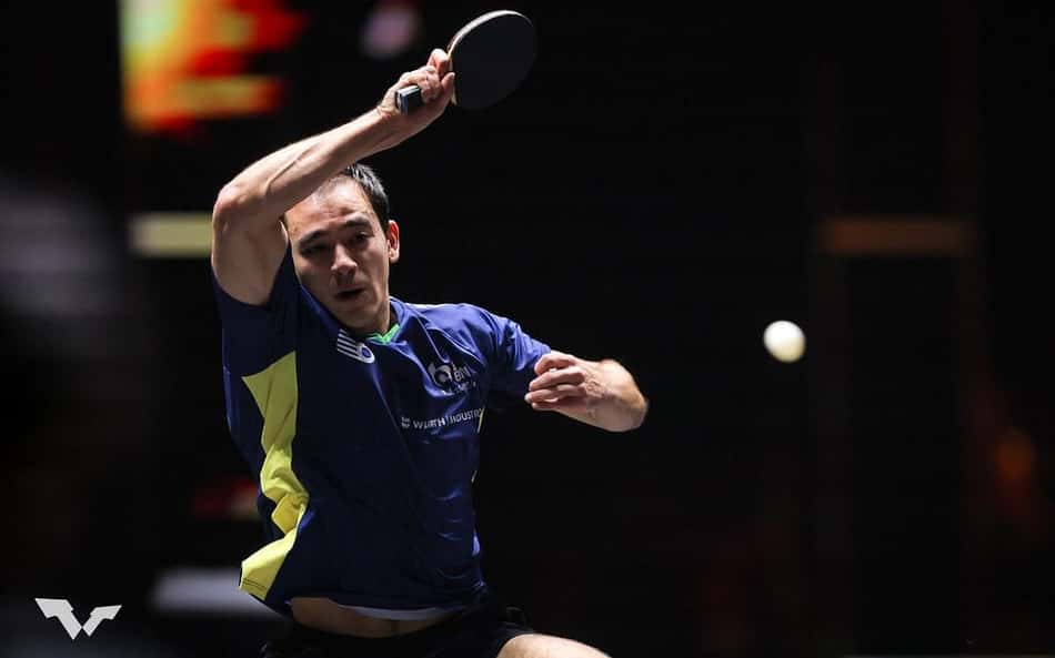 Hugo Calderano na vitória na estreia do China Smash (Divulgação: WTT)