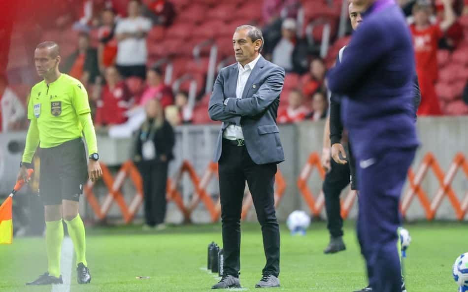 A coletiva de Ramón e Emiliano Díaz após empate do Internacional
