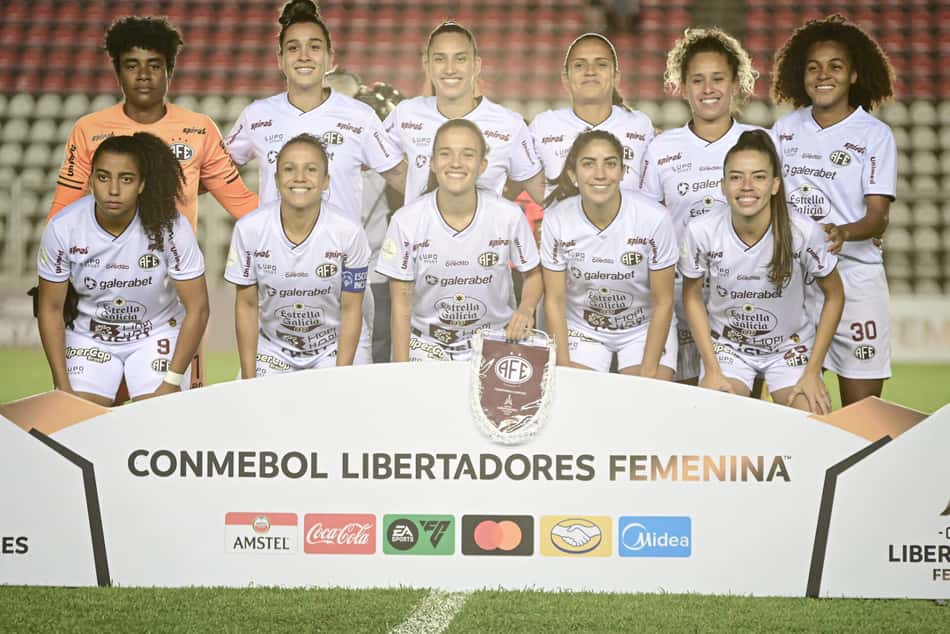 Ferroviária faz foto oficial na Libertadores Feminina 2025. (Foto: Ferroviária/Divulgação)