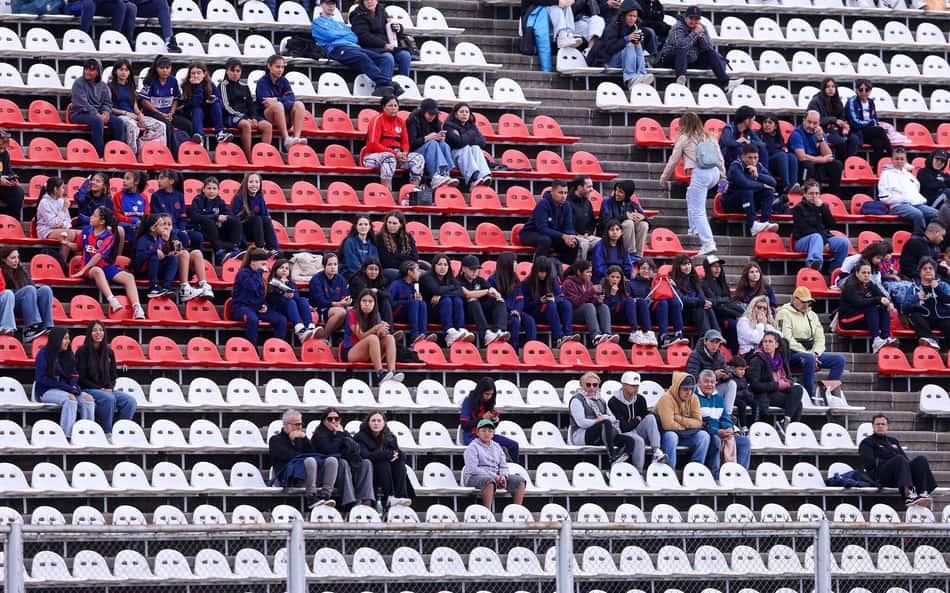 Como engajar o público e lotar estádios no futebol feminino: lições da Libertadores e do Brasileirão