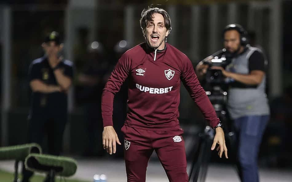Zubeldía analisa derrota do Fluminense: 'Não gostei de como terminamos a partida'