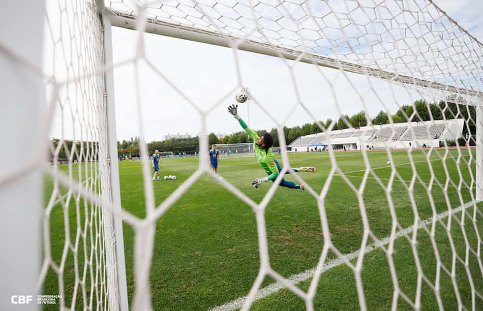 Hugo Souza será o goleiro titular da Seleção Brasileira no duelo diante do Japão. (Foto: Rafael Ribeiro/ CBF)