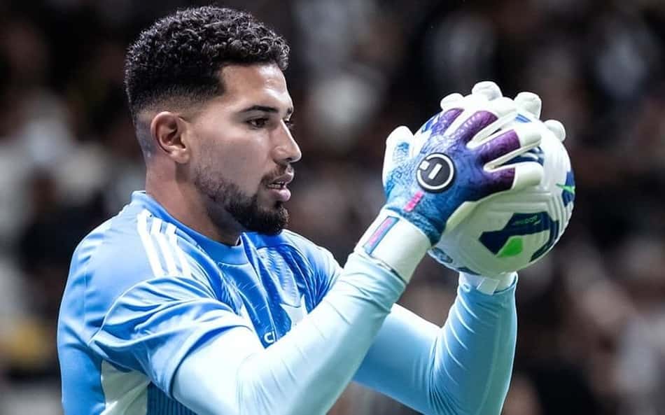 Léo Aragão fará dois jogos oficiais seguidos pela primeira vez no Cruzeiro