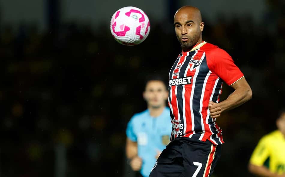 Lucas Moura rasga o verbo após derrota do São Paulo: 'Trabalhar e ficar quieto'