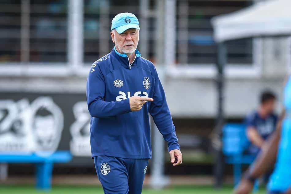 Mano Menezes tem desfalques contra o Corinthians (Foto: Lucas Uebel/Grêmio FBPA)