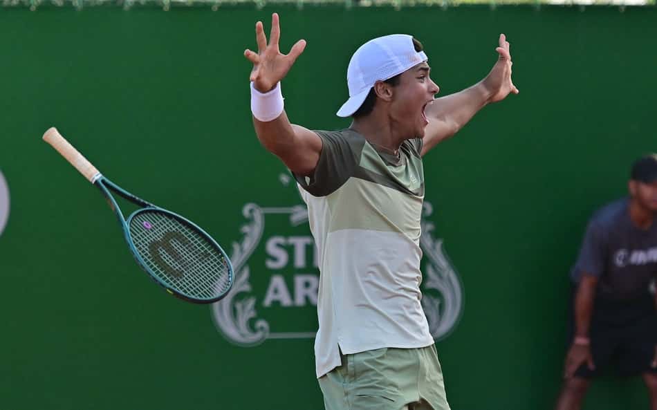A emoção de Guto Miguel com o título no Sauípe (João Pires/Fotojump)