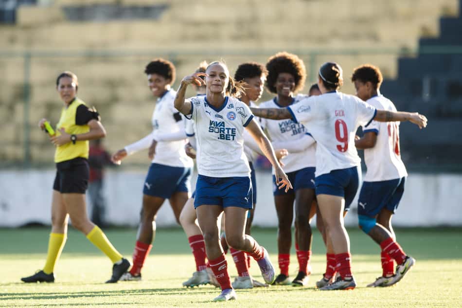Jogadoras do Bahia comemoram vitória contra o Lusaca, na semifinal do Baiano (Foto: Letícia Martins / EC Bahia)