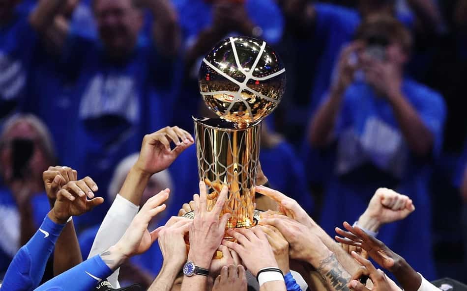 IA aponta bicampeão inédito da NBA e MVP da temporada; confira