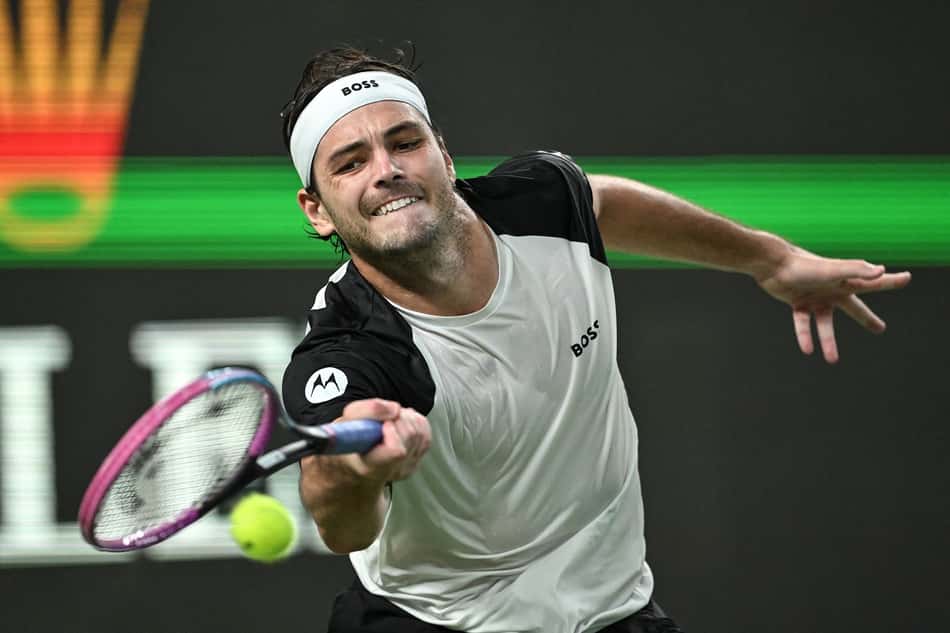 O americano Taylor Fritz venceu o húngaro Fabian Marozsan e ajudou João Fonseca no ranking (Foto: Jade GAO / AFP)