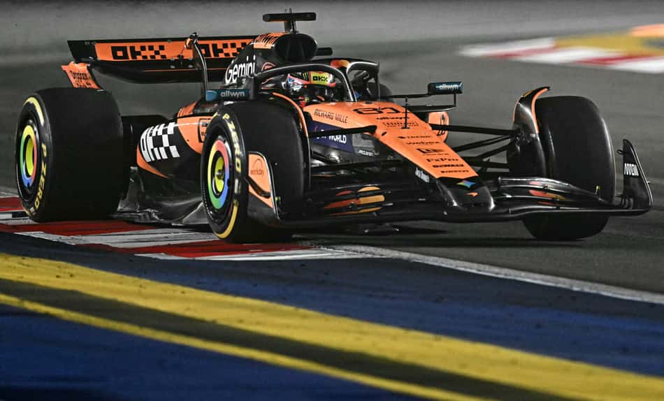 Oscar Piastri, da McLaren, no GP de Singapura de F1 (Foto: Lillian SUWANRUMPHA / AFP)