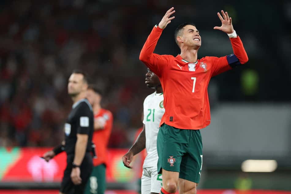 Cristiano Ronaldo lamentando pênalti perdido na partida entre Portugal e Irlanda (Foto: PATRICIA DE MELO MOREIRA / AFP)